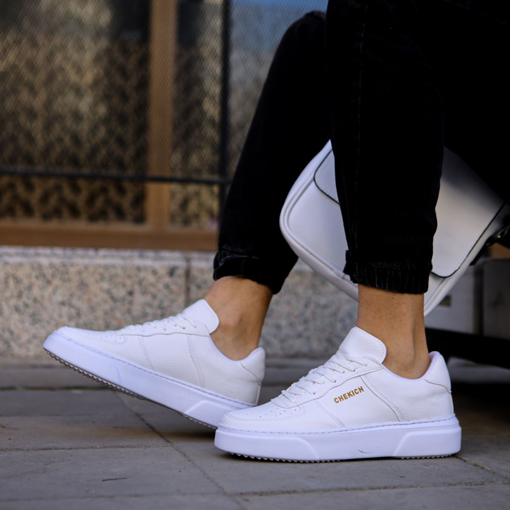 mens white nike sneakers